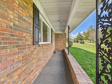 161 Gardenia Dr, Ewing, VA 24248 - photo 6