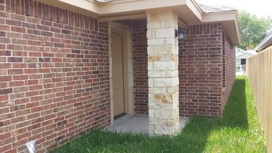 310 N Fir St, Pharr, TX 78577 - photo 7