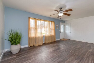 1247 Scott Ave, Waterloo, IA 50701 - photo 5