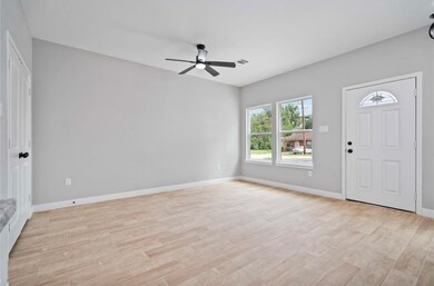 4506 Phlox St unit B, Houston, TX 77051 - photo 4