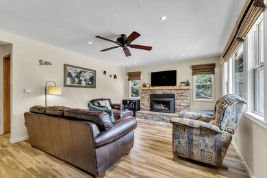 Main Cabin Living room