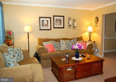 8657 Oak Rd, Parkville, MD 21234 - photo 4