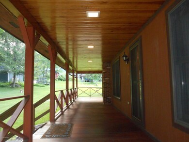 225 Howell Ln, Stroudsburg, PA 18360 - photo 2