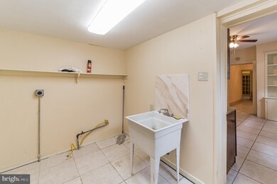 566 E Main St, Norristown, PA 19401 - photo 7