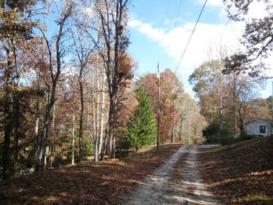 Continuing on Ruby Ridge, 1 home on right