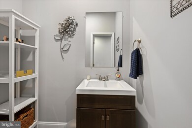 133 N Lakewood Ave, Baltimore, MD 21224 - photo 7