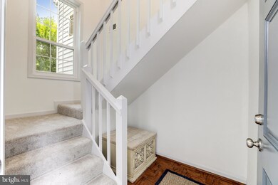 10098 Oakton Terrace Rd, Oakton, VA 22124 - photo 6