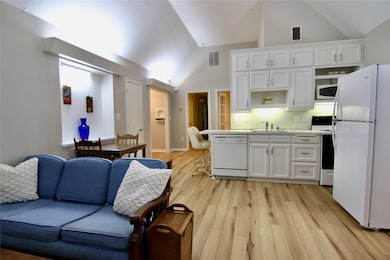 413 Fulton St unit B, Denton, TX 76201 - photo 4