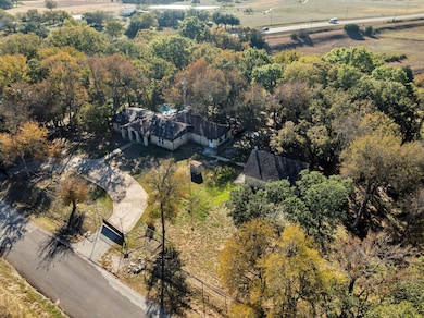 161 Cochran Rd, Weatherford, TX 76085 - photo 2