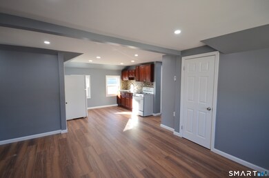 70 Westfield Ave unit 3rd Fl, Bridgeport, CT 06606 - photo 7