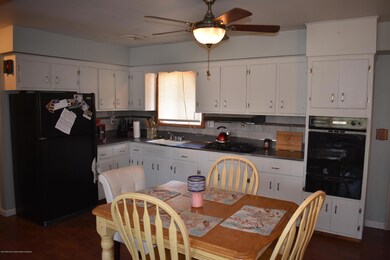 242 WILLOW KITCHEN 1