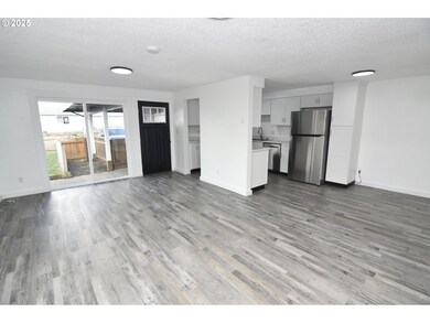 3138 Zinnia St, Eugene, OR 97404 - photo 5