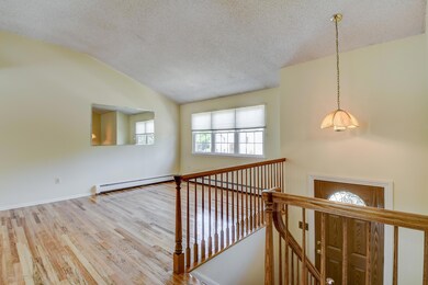 004_Living Room