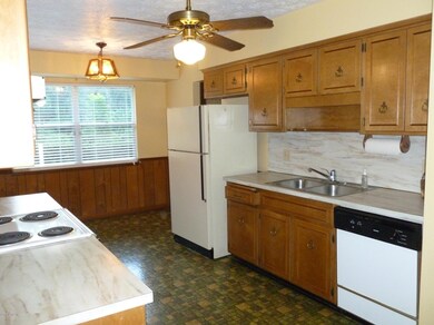 5232 Magnolia Oaks Ln, Jacksonville, FL 32210 - photo 2