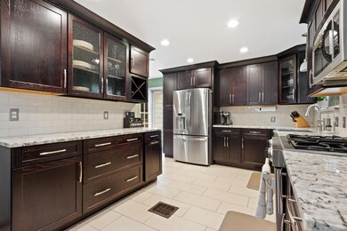 202 W. Schreyer Place-10-FULL