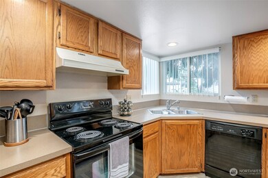 15141 Sunwood Blvd unit EE11, Tukwila, WA 98188 - photo 5