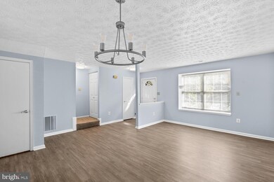 18646 Winding Creek Place, Germantown, MD 20874 - photo 4