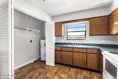 6405 Cooper Ln, Jacksonville, FL 32210 - photo 6