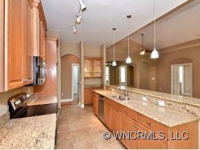 Quality cabinets, granite