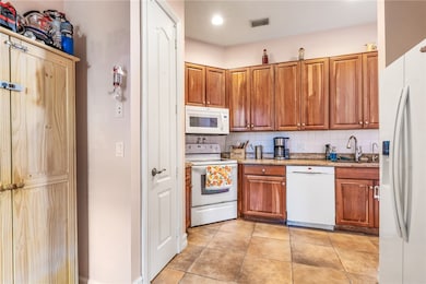 1855 Bridgepointe Cir unit 23, Vero Beach, FL 32967 - photo 7