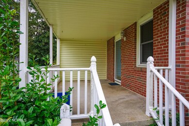 810 Barn St, Jacksonville, NC 28540 - photo 2