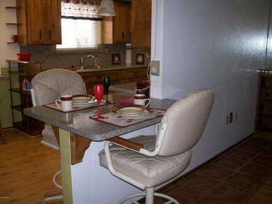 SEPARATE BREAKFAST NOOK