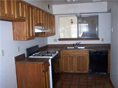 1762 Glen Campbell Dr, El Paso, TX 79936 - photo 4