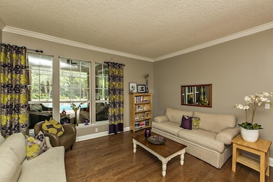 007_Living Room