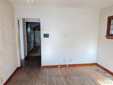 7041 Garesche Ave, Saint Louis, MO 63136 - photo 2