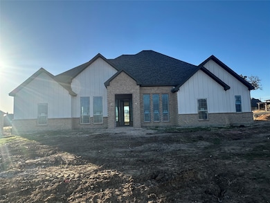 201 Stuart St, Paradise, TX 76037 - photo 2