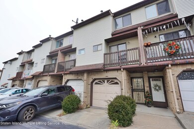 17 Eric Ln, Staten Island, NY 10308 - photo 2