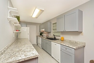 4760 Fairsun St-15