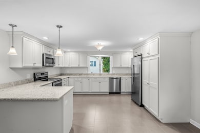 3 Marguy St, Quaker Hill, CT 06375 - photo 5