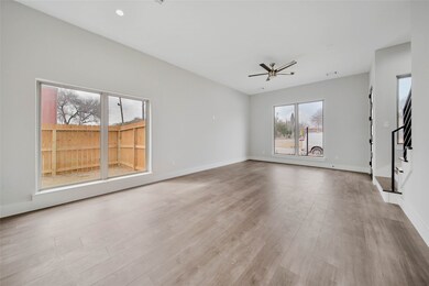 8215 Coffee St, Houston, TX 77033 - photo 4