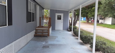 8725 Barcin Cir, Riverview, FL 33578 - photo 4