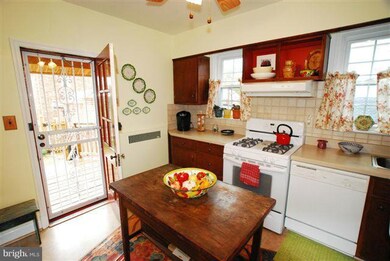 2411 Pelham Ave, Baltimore, MD 21213 - photo 5