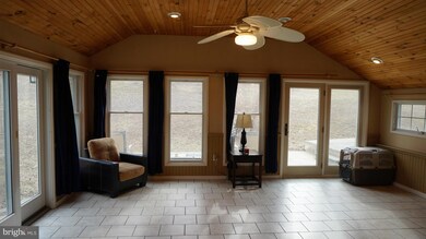 762 Sir Johns Run Rd, Berkeley Springs, WV 25411 - photo 7