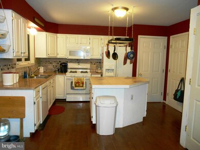 10615 Chesterwood Dr, Spotsylvania, VA 22553 - photo 5