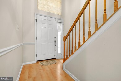 19906 Gateshead Cir, Germantown, MD 20876 - photo 4