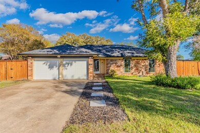 117 Brazil Ct, Hurst, TX 76054 - photo 2