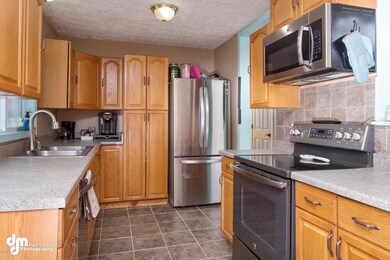 Kitchen w/new appliances