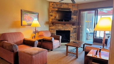 350 E Hiawatha Dr unit 212, Wisconsin Dells, WI 53965 - photo 6