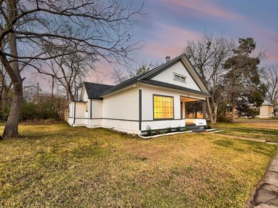 907 W Owings St, Denison, TX 75020 - photo 5