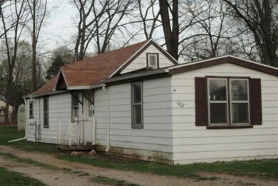 1107 Edwards St, Niles, MI 49120 - photo 2