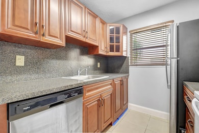 Southbridge Condominiums unit 1120, West Palm Beach, FL 33405 - photo 6