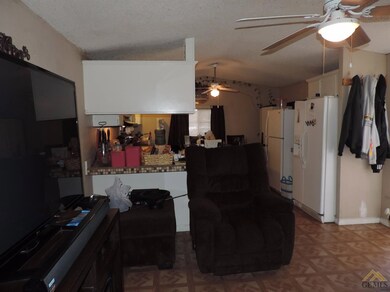 1601 Poso Dr unit 84, Wasco, CA 93280 - photo 7