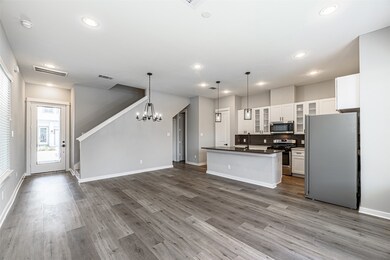 8442 Berry Green Ln, Houston, TX 77022 - photo 3