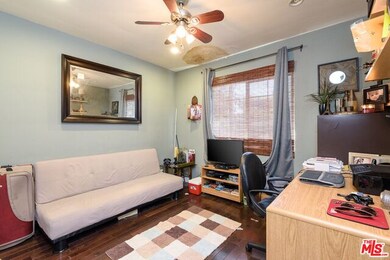 19641 Lanark St, Reseda, CA 91335 - photo 4