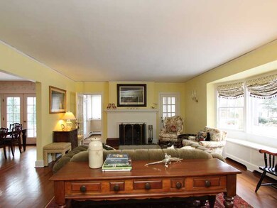 37 Wesskum Wood Rd, Riverside, CT 06878 - photo 2