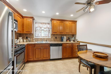 240 Alter Ave, Staten Island, NY 10305 - photo 6